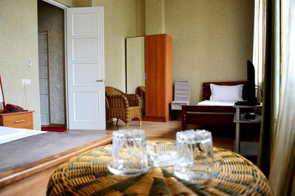 Argo Palace Tbilisi Phòng bức ảnh